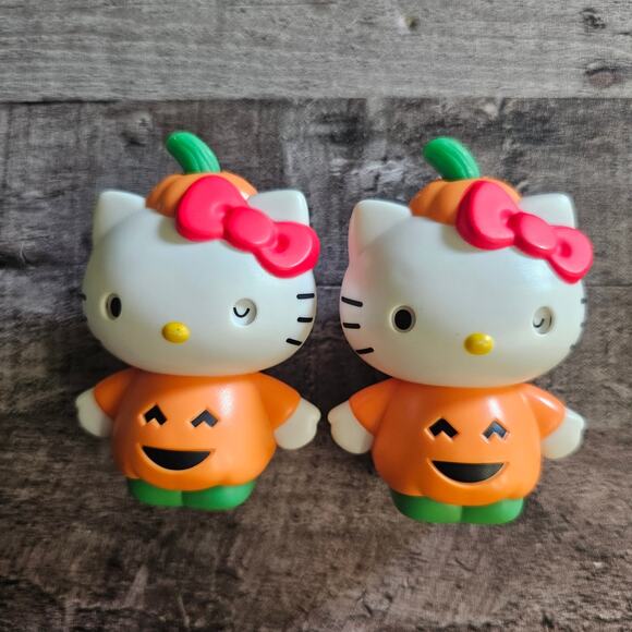Lot of 5 Halloween 2019 Sanrio Hello Kitty McDonald's Toy Pumpkin Witch Skeleton - Picture 10 of 10